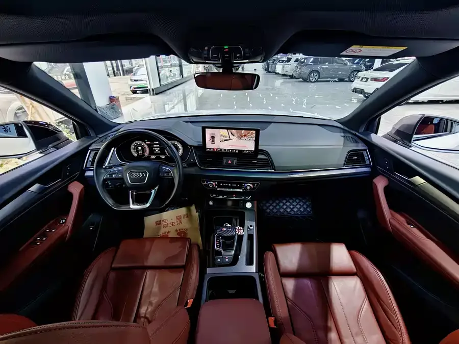 Audi Q5L 2022 40T luxury and dynamic model 2023 — миниатюра 4