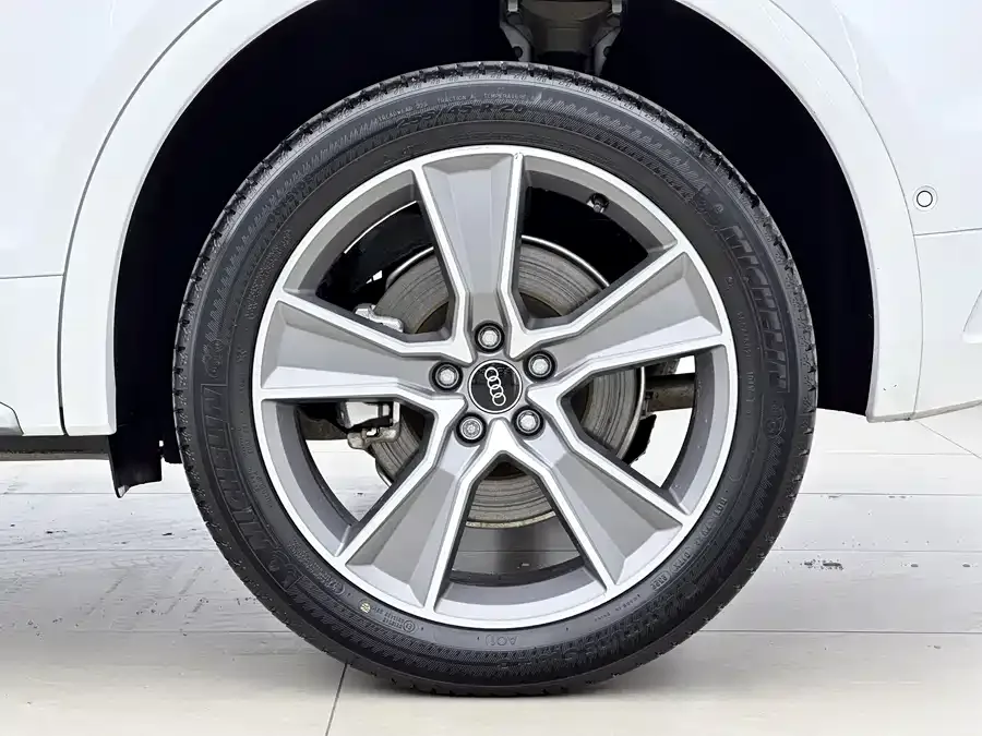 Audi Q5L 2022 45T luxury and dynamic model 2022 — миниатюра 3