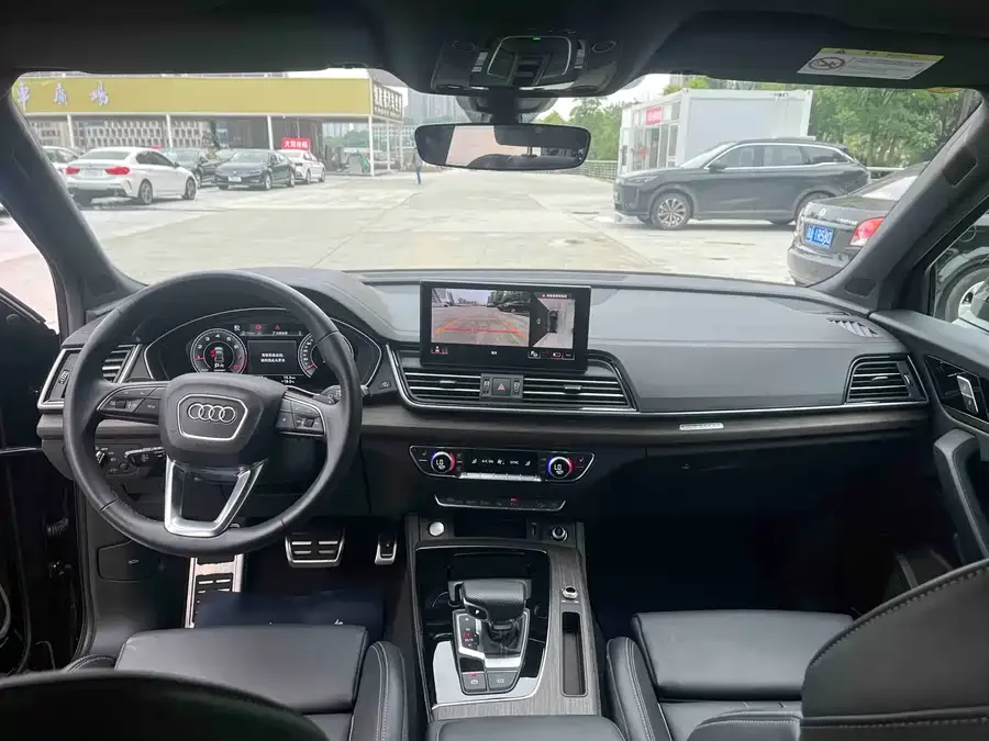 Audi Q5L 2025 45th Anniversary Edition 45 TFSI Premium Dynamic 2025 — миниатюра 4