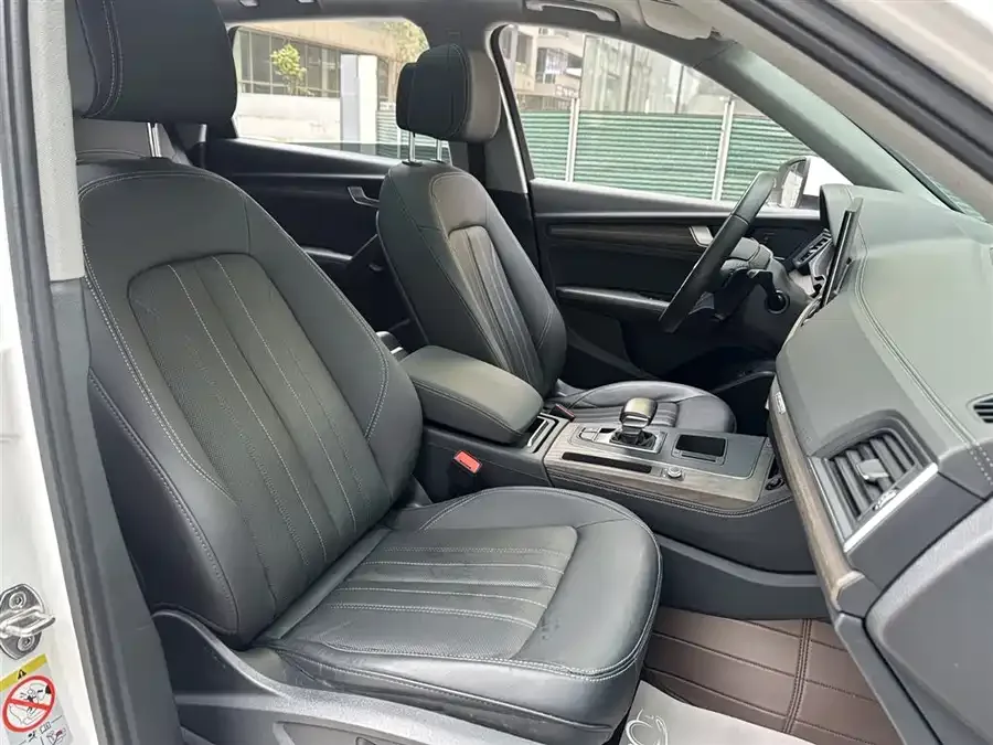 Audi Q5L 2022 facelift 40T luxury and elegant model 2023 — миниатюра 3