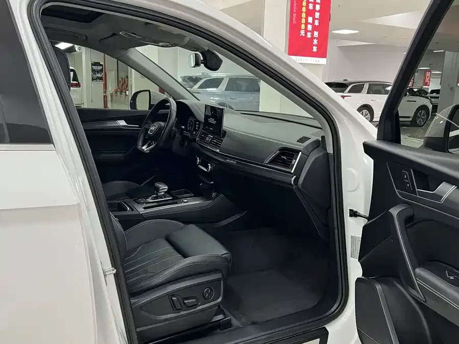 Audi Q5L 2022 facelift 40T luxury and dynamic model 2022 — миниатюра 3