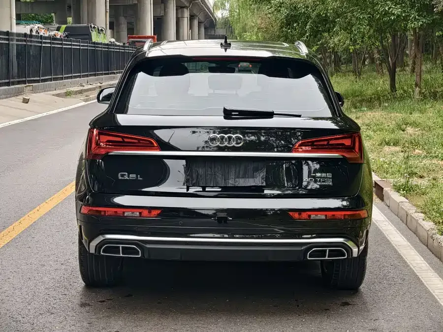 Audi Q5L 2022 40T luxury and dynamic model 2022 — миниатюра 2