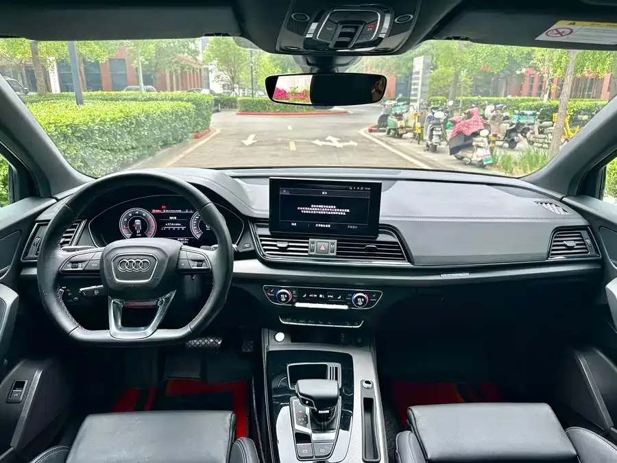Audi Q5L 2022 facelift 40T luxury and dynamic model 2022 — миниатюра 4