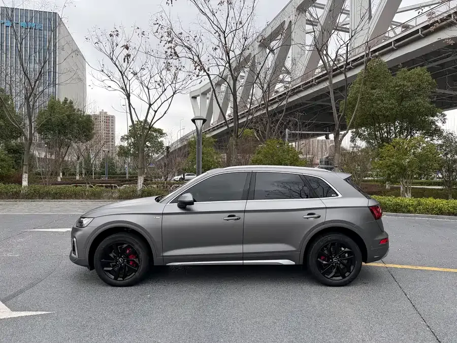 Audi Q5L 2021 40 TFSI Fashion Dynamic Edition 2022 — миниатюра 4