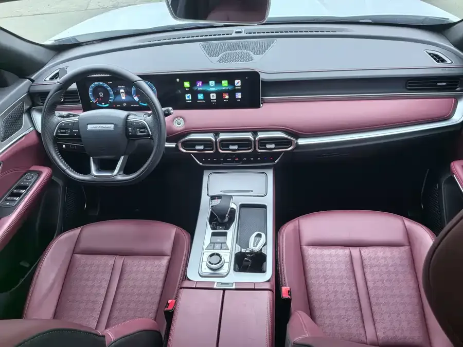 Jetour X70 Plus JETOUR X70 PLUS 2025 Champion Edition 1.5T DCT Champion PRO 7 Seaters 2025 — миниатюра 4