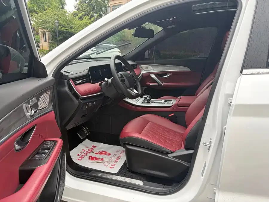 Jetour X70 Plus JETOUR X70 PLUS 2023 1.5T DCT Brave PLUS 7-seater 2023 — миниатюра 2