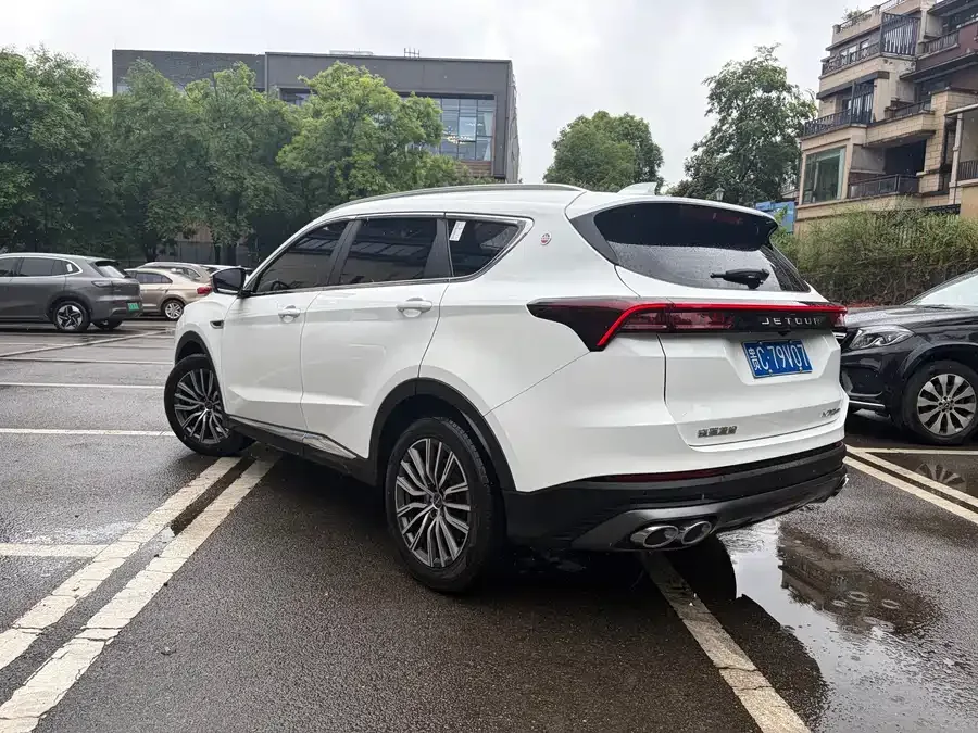 Jetour X70 Plus JETOUR X70 PLUS 2023 1.5T DCT Brave PLUS 7-seater 2023 — миниатюра 3