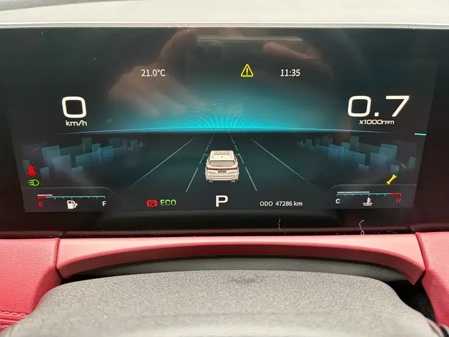 Jetour X70 Plus JETOUR X70 PLUS 2023 1.5T DCT Brave PLUS 7-seater 2023 — миниатюра 4