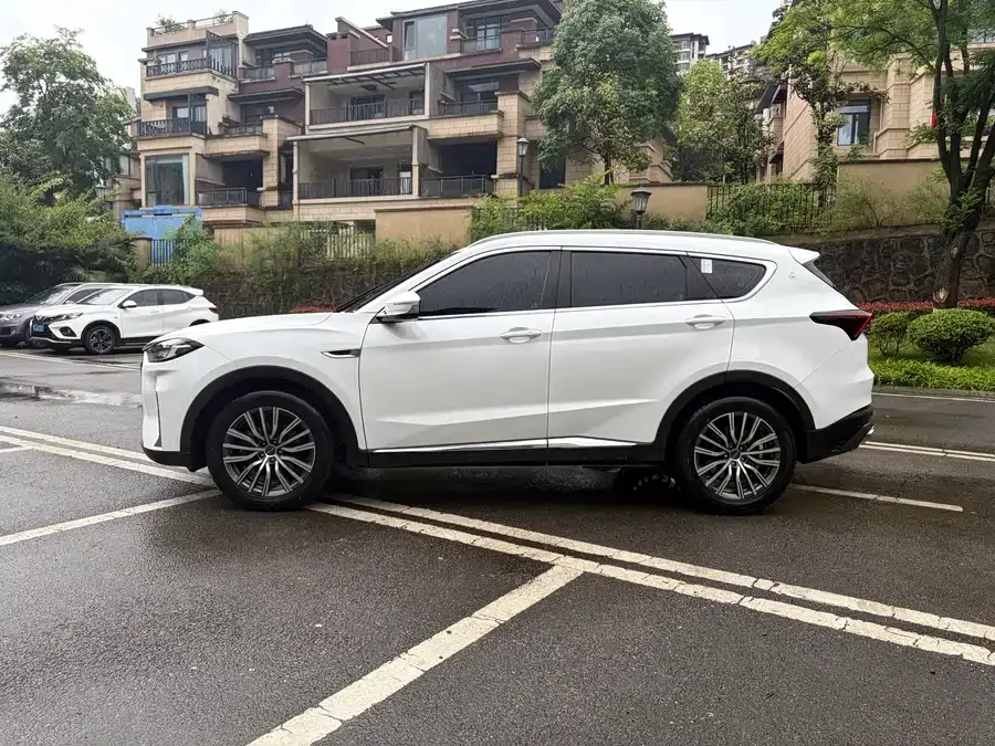 Jetour X70 Plus JETOUR X70 PLUS 2023 1.5T DCT Brave PLUS 7-seater 2023 — миниатюра 5