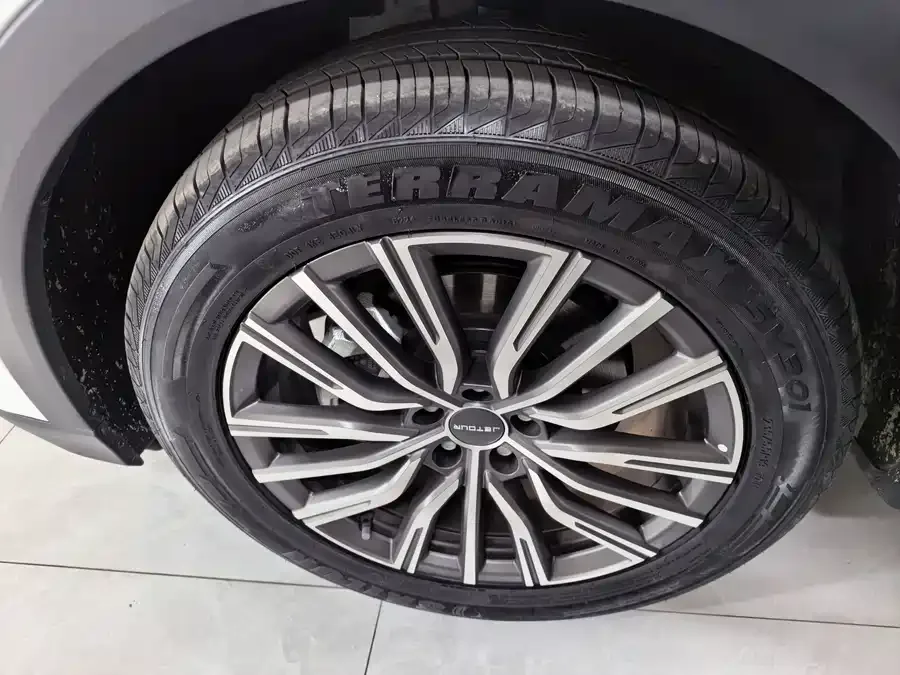 Jetour X70 Plus JETOUR X70 PLUS 2025 Champion Edition 1.5T DCT Champion MAX 5 Seaters 2025 — миниатюра 5