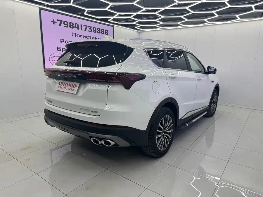 Jetour X70 Plus JETOUR X70 PLUS 2023 1.5T DCT Brave PLUS 5-seater 2023 — миниатюра 3