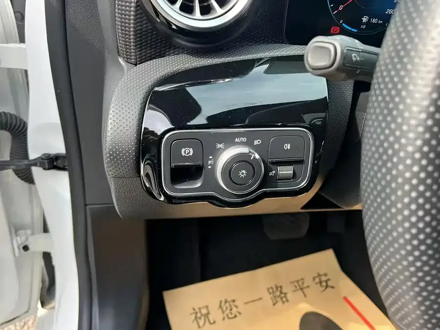 Mercedes-Benz Class A Mercedes-Benz A-Class 2023 A 200 L Fashion Edition 2023 — миниатюра 4