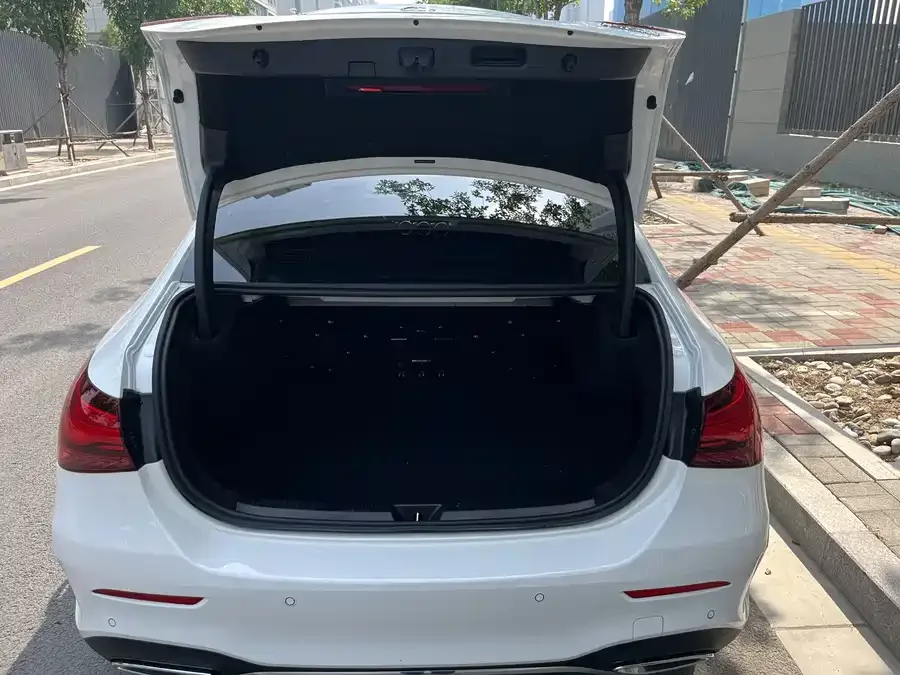 Mercedes-Benz Class A Mercedes-Benz A-Class 2024 A 200 L Fashion Edition 2024 — миниатюра 3