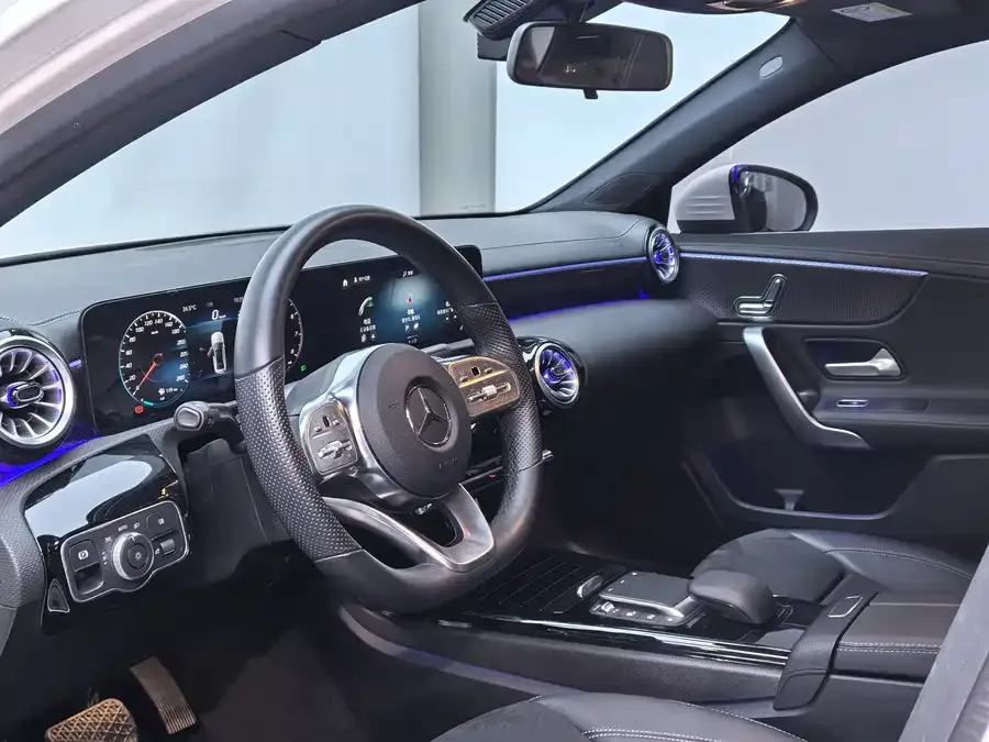 Mercedes-Benz Class A Mercedes-Benz A-Class 2022 Model Three A 200 L Sports Sedan Fashion Model 2022 — миниатюра 3