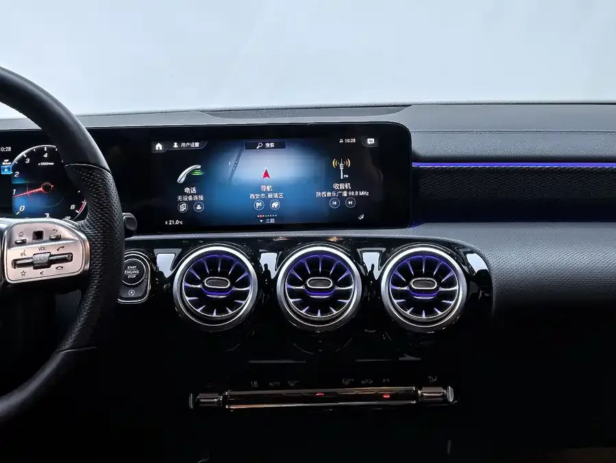 Mercedes-Benz Class A Mercedes-Benz A-Class 2022 Model Three A 200 L Sports Sedan Fashion Model 2022 — миниатюра 4