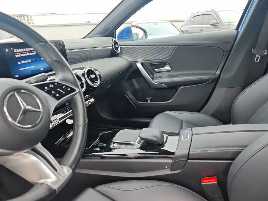 Mercedes-Benz Class A Mercedes-Benz A-Class 2023 A 200 L Dynamic Edition 2023 — миниатюра 3