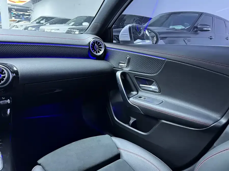 Mercedes-Benz Class A Mercedes-Benz A-Class 2023 A 200 L Fashion Edition 2023 — миниатюра 3