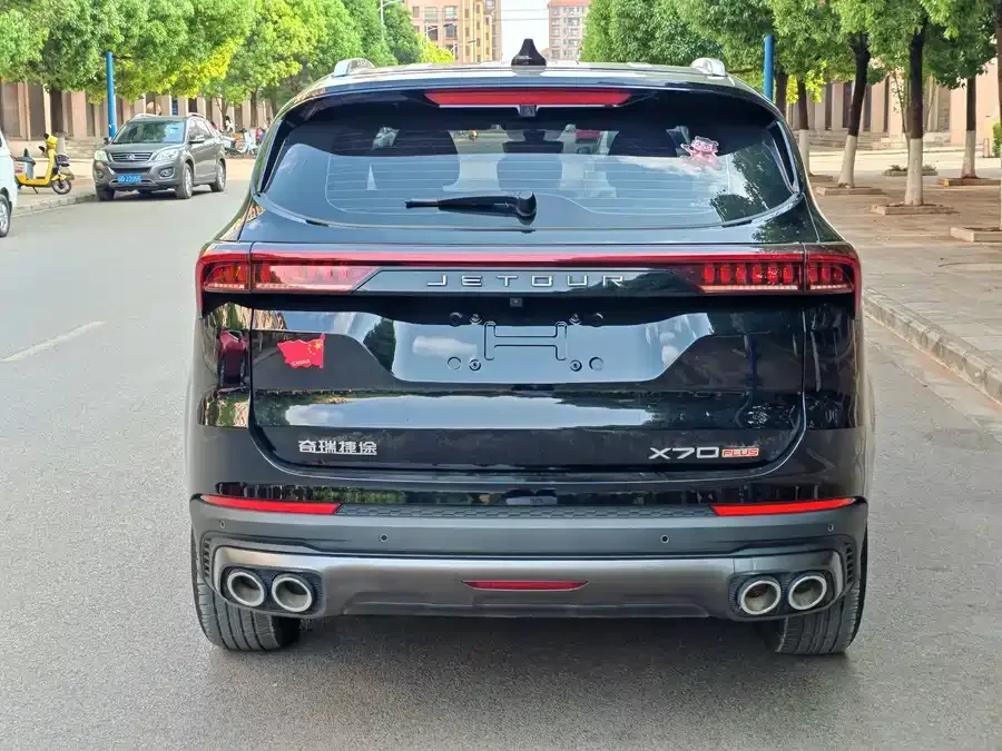 Jetour X70 Plus JETOUR X70 PLUS 2025 Champion Edition 1.5T DCT Champion MAX+ 7 Seaters 2025 — миниатюра 2