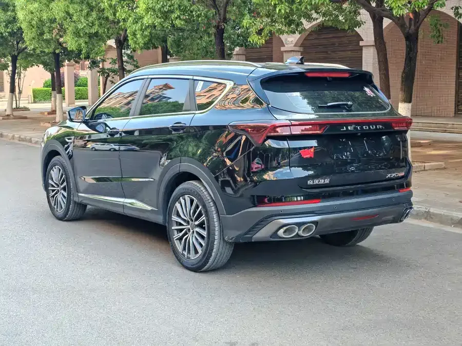 Jetour X70 Plus JETOUR X70 PLUS 2025 Champion Edition 1.5T DCT Champion MAX+ 7 Seaters 2025 — миниатюра 4