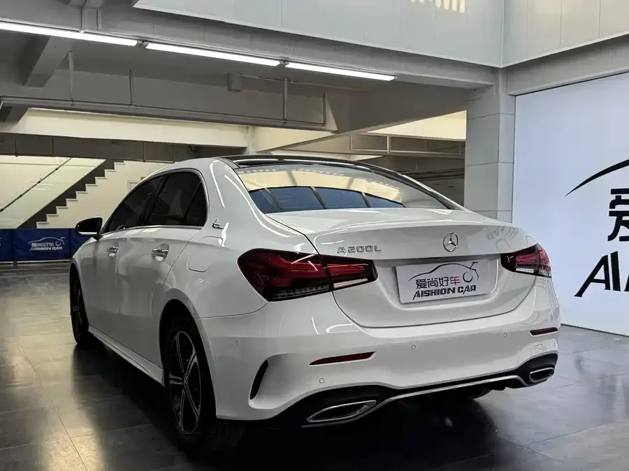 Mercedes-Benz Class A Mercedes-Benz A-Class 2022 Model Three A 200 L Sports Sedan Fashion Model 2023 — миниатюра 2