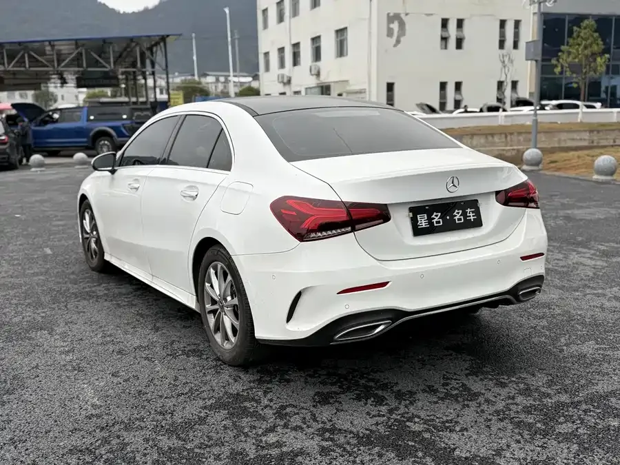Mercedes-Benz Class A Mercedes-Benz A-Class 2022 A 200 L Sports Sedan Dynamic Edition 2022 — миниатюра 3