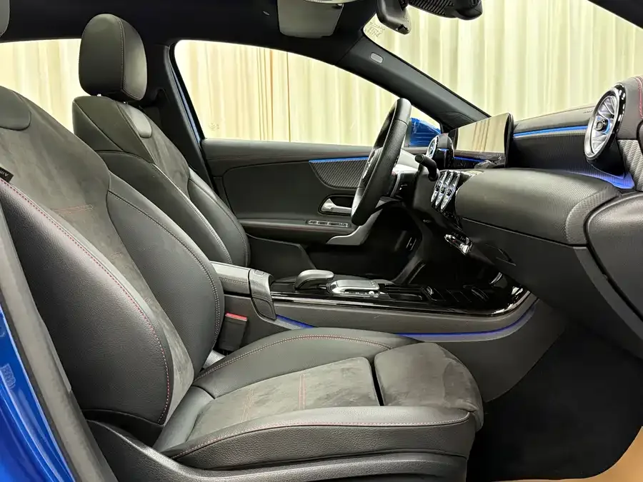 Mercedes-Benz Class A Mercedes-Benz A-Class 2024 A 200 L Fashion Edition 2024 — миниатюра 4