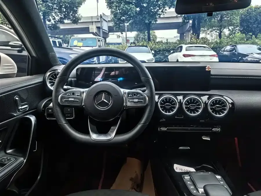 Mercedes-Benz Class A Mercedes-Benz A-Class 2023 A 200 L Fashion Edition 2023 — миниатюра 4