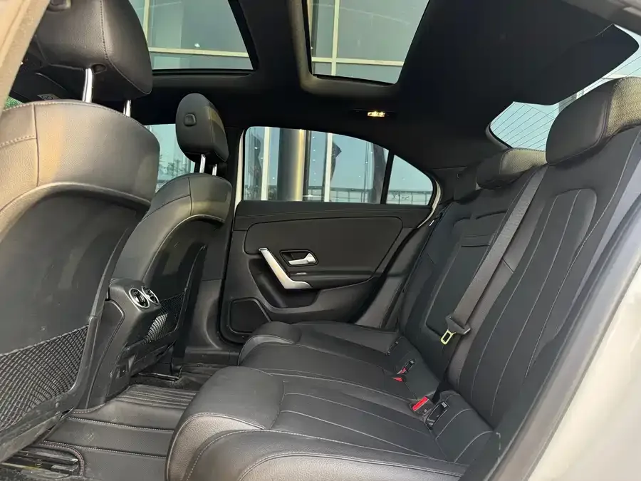 Mercedes-Benz Class A Mercedes-Benz A-Class 2022 Model II A 200 L Sports Sedan Fashion Model 2022 — миниатюра 3