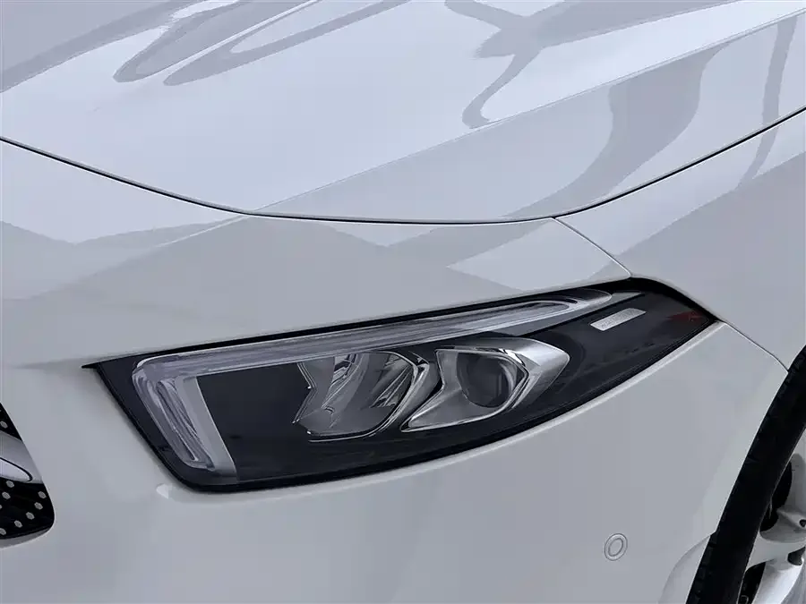 Mercedes-Benz Class A Mercedes-Benz A-Class 2020 A 200 L Sports Sedan 2022 — миниатюра 3