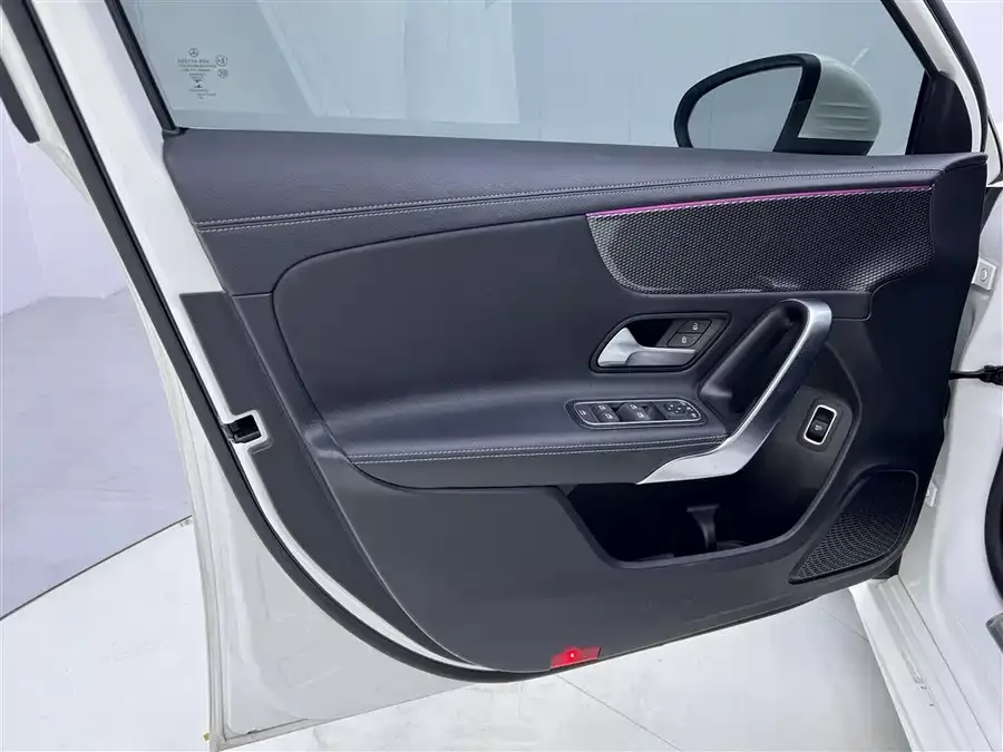 Mercedes-Benz Class A Mercedes-Benz A-Class 2020 A 200 L Sports Sedan 2022 — миниатюра 5
