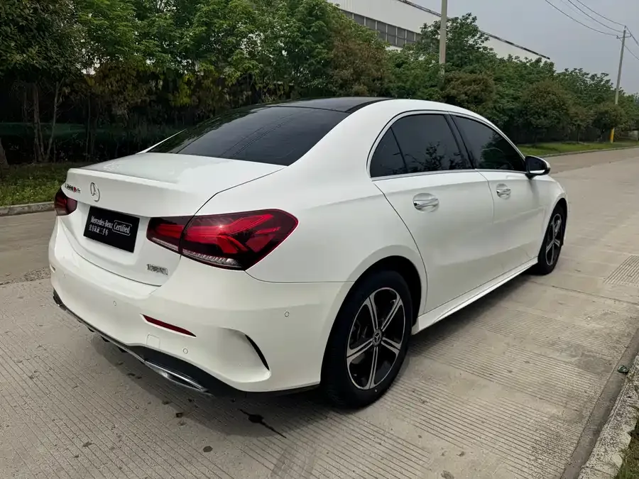 Mercedes-Benz Class A Mercedes-Benz A-Class 2022 A 200 L Sports Sedan Fashion Edition 2023 — миниатюра 5
