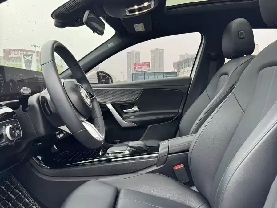 Mercedes-Benz Class A Mercedes-Benz A-Class 2023 A 200 L Dynamic Edition 2024 — миниатюра 4