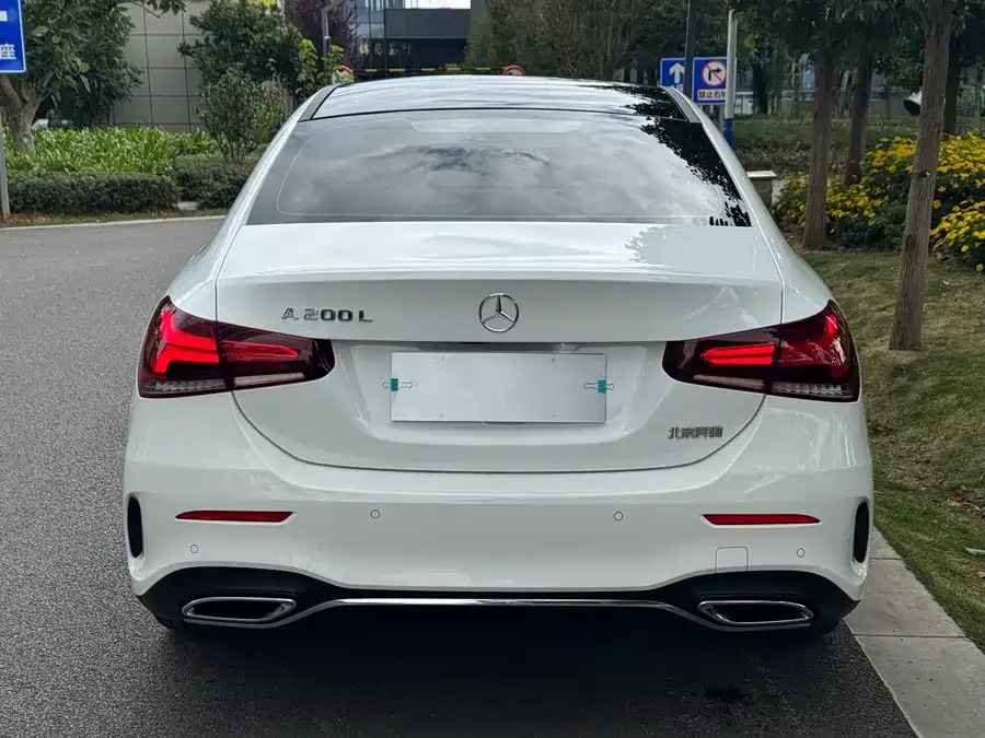 Mercedes-Benz Class A Mercedes-Benz A-Class 2022 Model Three A 200 L Sports Sedan Fashion Model 2023 — миниатюра 2