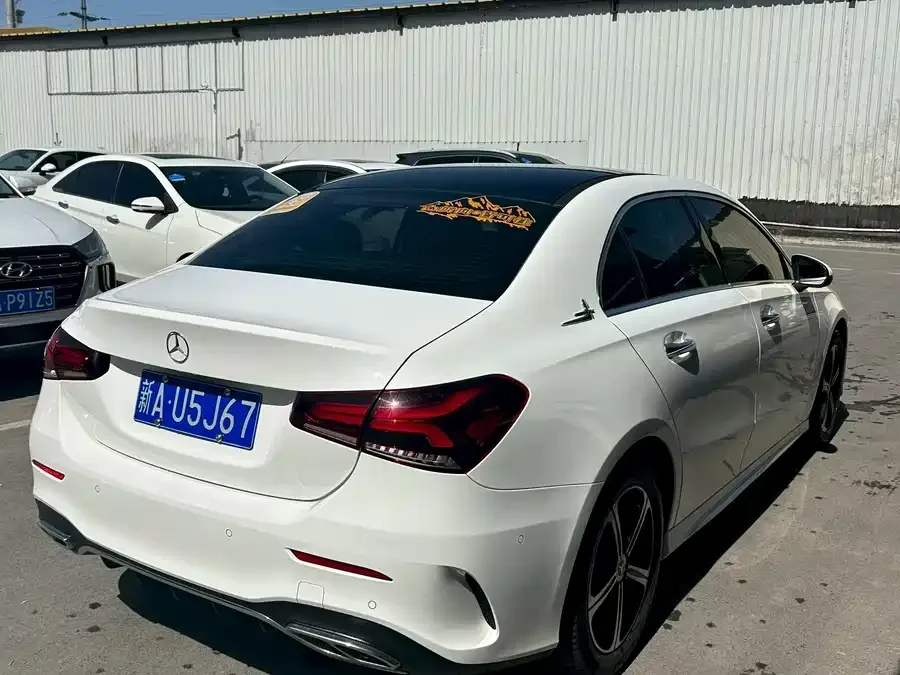 Mercedes-Benz Class A Mercedes-Benz A-Class 2022 A 200 L Sports Sedan Dynamic Edition 2023 — миниатюра 3