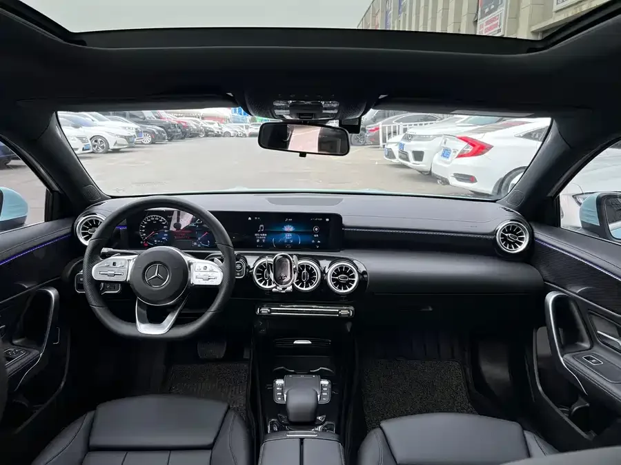 Mercedes-Benz Class A Mercedes-Benz A-Class 2022 A 200 L Sports Sedan Dynamic Edition 2022 — миниатюра 3