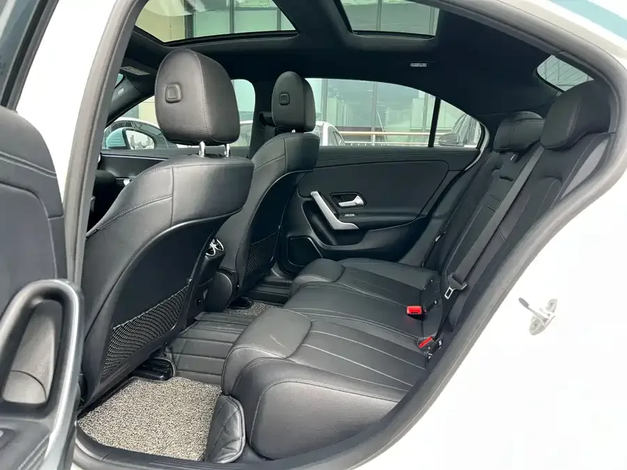 Mercedes-Benz Class A Mercedes-Benz A-Class 2022 A 200 L Sports Sedan Dynamic Edition 2022 — миниатюра 5