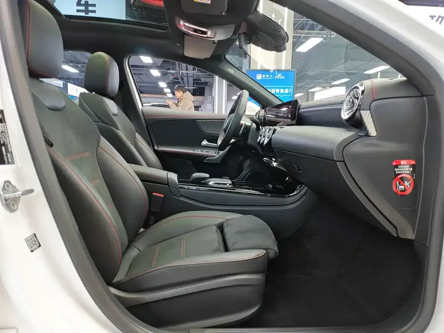 Mercedes-Benz Class A Mercedes-Benz A-Class 2024 A 200 L Fashion Edition 2024 — миниатюра 3