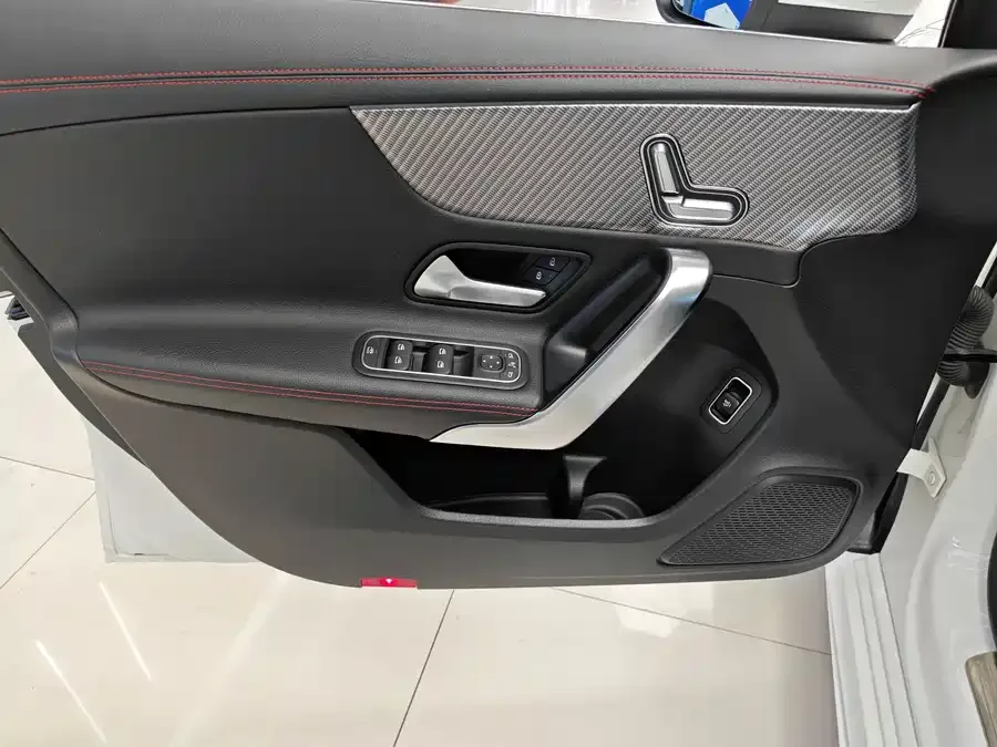 Mercedes-Benz Class A Mercedes-Benz A-Class 2024 A 200 L Fashion Edition 2024 — миниатюра 4