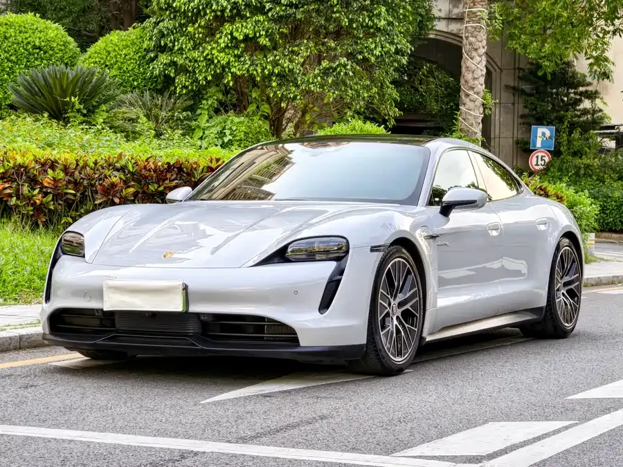 Porsche Taycan 2023