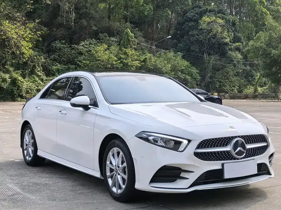 Mercedes-Benz Class A Mercedes-Benz A-Class 2022 Model A 200 L Sports Sedan Fashion Model 2022 — миниатюра 4