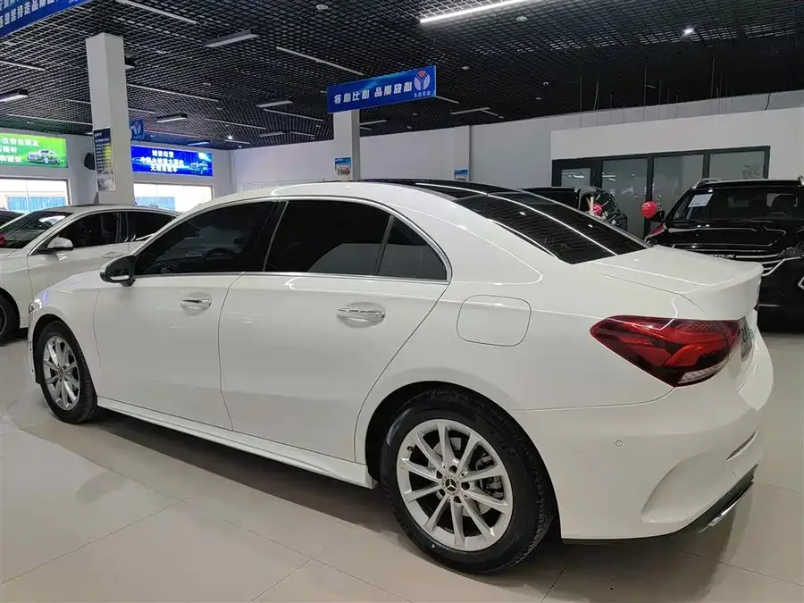 Mercedes-Benz Class A Mercedes-Benz A-Class 2022 A 200 L Sports Sedan Dynamic Edition 2022 — миниатюра 4