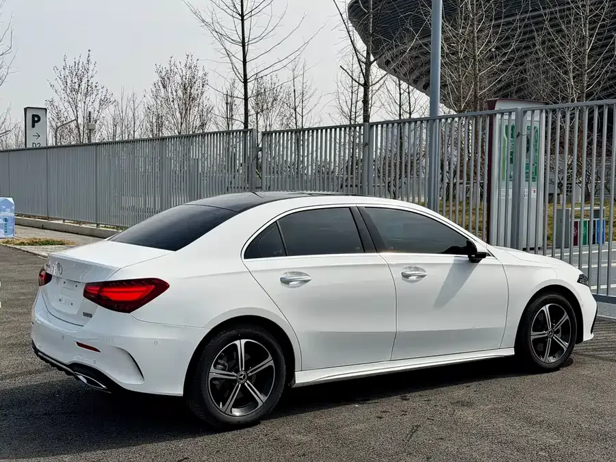 Mercedes-Benz Class A Mercedes-Benz A-Class 2025 A 200 L Fashion Edition 2025 — миниатюра 2