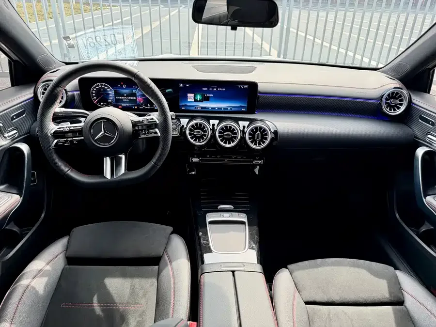 Mercedes-Benz Class A Mercedes-Benz A-Class 2025 A 200 L Fashion Edition 2025 — миниатюра 4