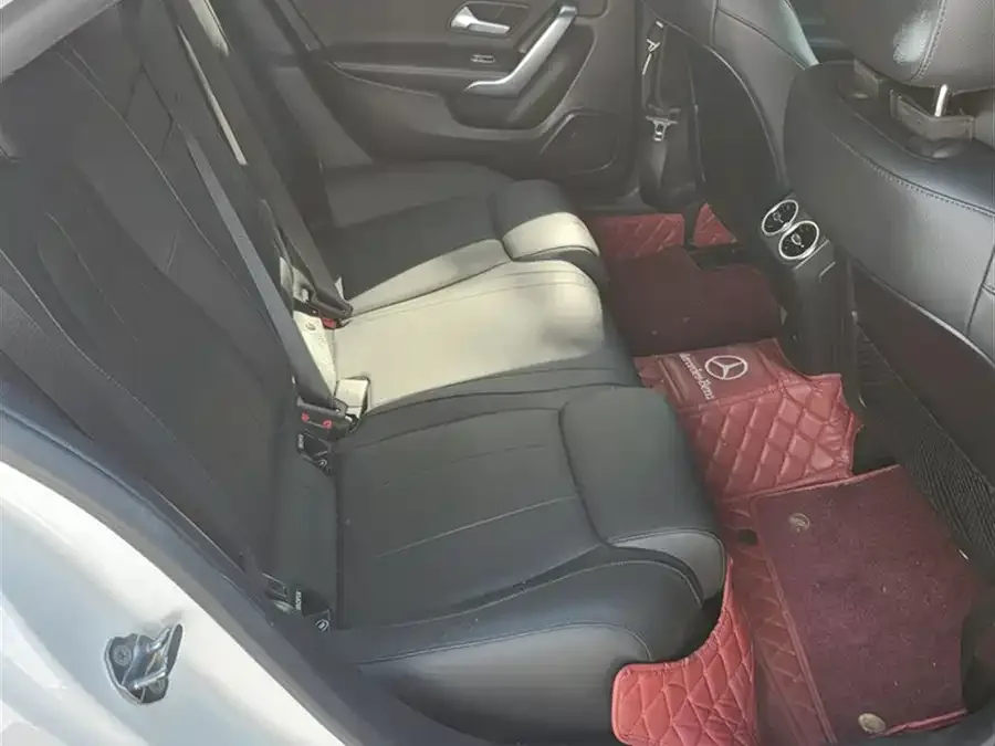 Mercedes-Benz Class A Mercedes-Benz A-Class 2022 A 200 L Sports Sedan Dynamic Edition 2022 — миниатюра 4