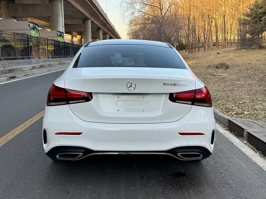 Mercedes-Benz Class A Mercedes-Benz A-Class 2023 A 200 L Fashion Edition 2023 — миниатюра 2