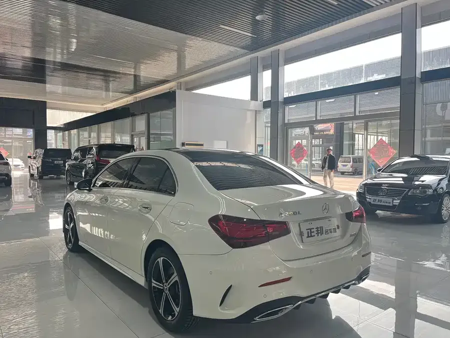 Mercedes-Benz Class A Mercedes-Benz A-Class 2024 A 200 L Fashion Edition 2024 — миниатюра 2
