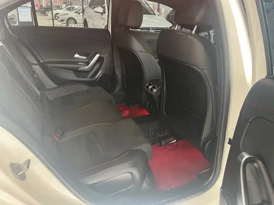 Mercedes-Benz Class A Mercedes-Benz A-Class 2024 A 200 L Fashion Edition 2024 — миниатюра 3