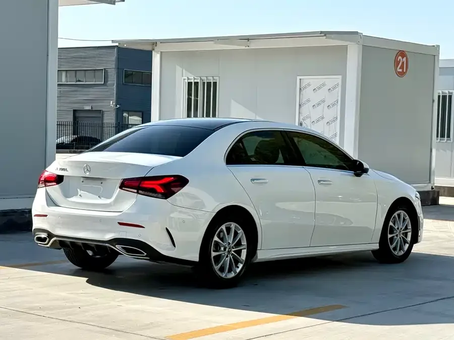 Mercedes-Benz Class A Mercedes-Benz A-Class 2022 A 200 L Sports Sedan Dynamic Edition 2022 — миниатюра 2