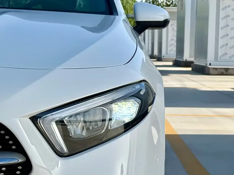 Mercedes-Benz Class A Mercedes-Benz A-Class 2022 A 200 L Sports Sedan Dynamic Edition 2022 — миниатюра 3