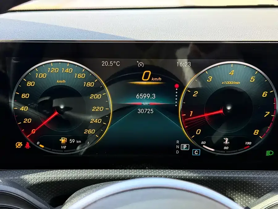 Mercedes-Benz Class A Mercedes-Benz A-Class 2022 A 200 L Sports Sedan Dynamic Edition 2022 — миниатюра 5